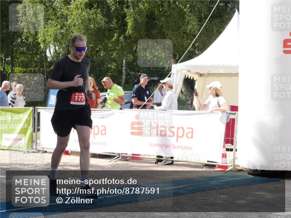 07.09.2025 - 19. Norderstedt Triathlon Zöllner http://msf.ph/oto/8787591 07.09.2025 13:27:26 Ziel 177 meine-sportfotos.de