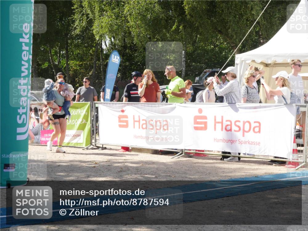 07.09.2025 - 19. Norderstedt Triathlon Zöllner http://msf.ph/oto/8787594 07.09.2025 13:27:35 Ziel 248 meine-sportfotos.de