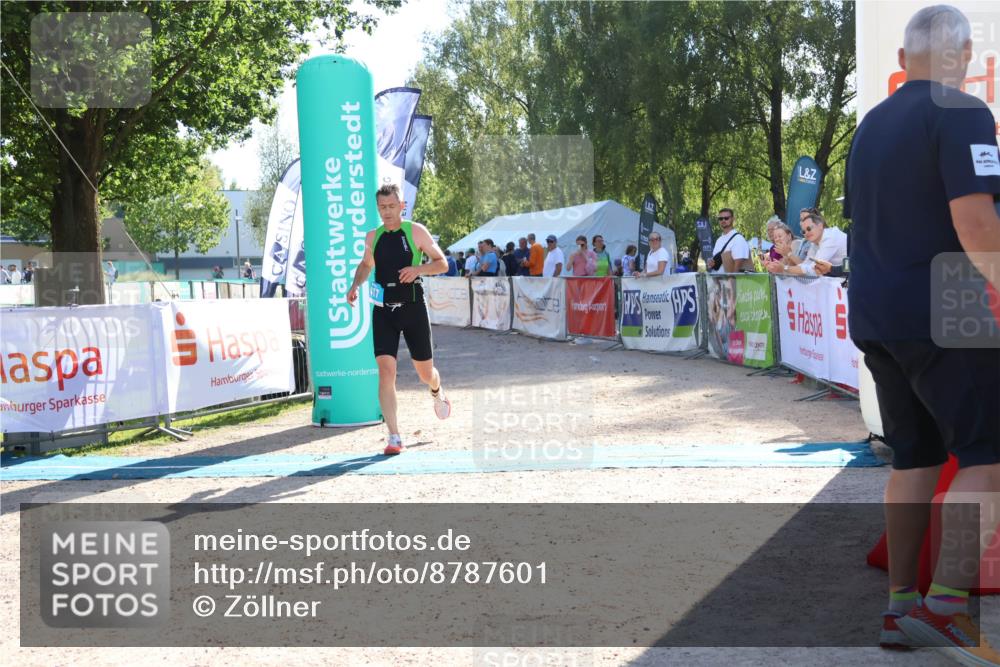 07.09.2025 - 19. Norderstedt Triathlon Zöllner http://msf.ph/oto/8787601 07.09.2025 15:56:09 Ziel 417 meine-sportfotos.de