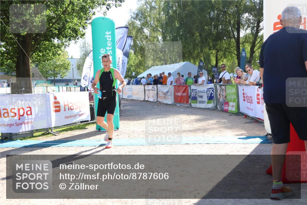 07.09.2025 - 19. Norderstedt Triathlon Zöllner http://msf.ph/oto/8787606 07.09.2025 15:56:09 Ziel 417 meine-sportfotos.de