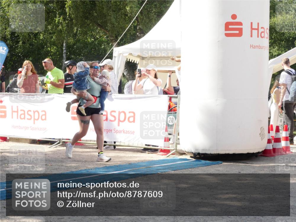 07.09.2025 - 19. Norderstedt Triathlon Zöllner http://msf.ph/oto/8787609 07.09.2025 13:27:37 Ziel 248 meine-sportfotos.de