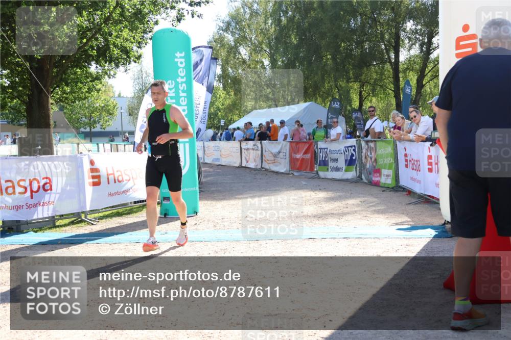 07.09.2025 - 19. Norderstedt Triathlon Zöllner http://msf.ph/oto/8787611 07.09.2025 15:56:10 Ziel 417 meine-sportfotos.de