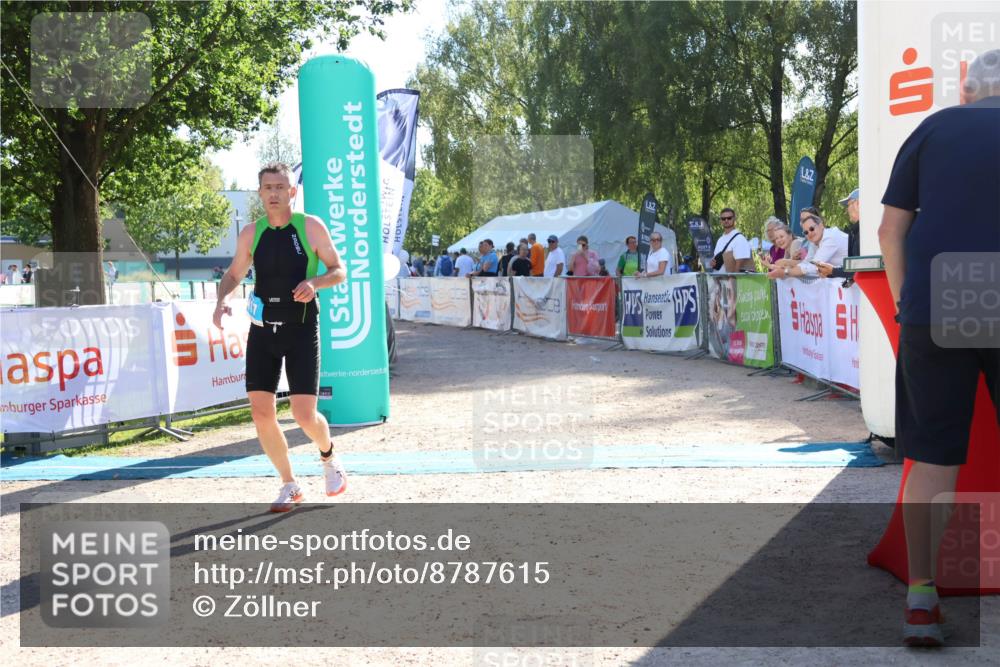 07.09.2025 - 19. Norderstedt Triathlon Zöllner http://msf.ph/oto/8787615 07.09.2025 15:56:10 Ziel 417 meine-sportfotos.de