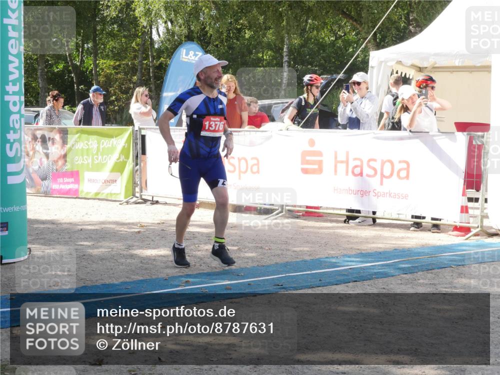 07.09.2025 - 19. Norderstedt Triathlon Zöllner http://msf.ph/oto/8787631 07.09.2025 13:27:42 Ziel 248, 1376 meine-sportfotos.de