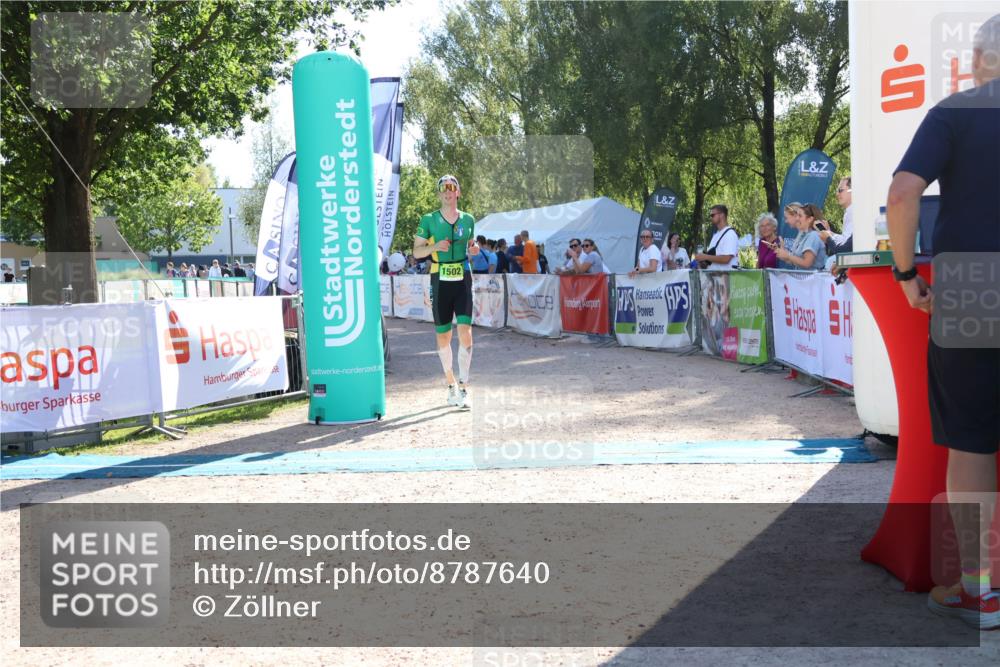 07.09.2025 - 19. Norderstedt Triathlon Zöllner http://msf.ph/oto/8787640 07.09.2025 15:58:29 Ziel  meine-sportfotos.de