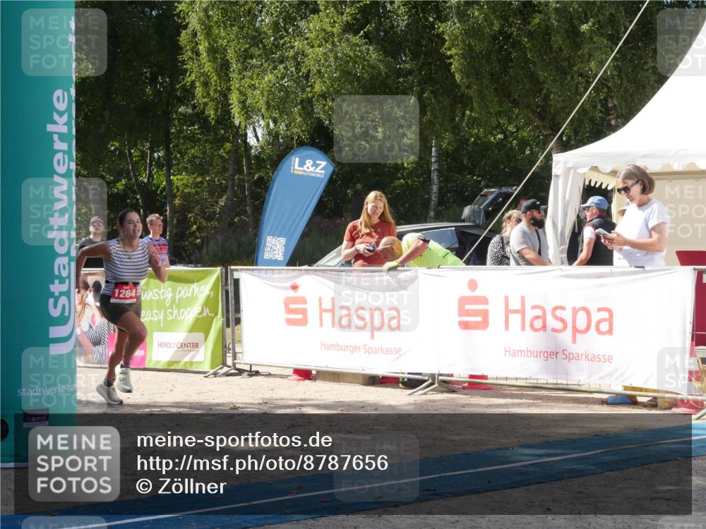 07.09.2025 - 19. Norderstedt Triathlon Zöllner http://msf.ph/oto/8787656 07.09.2025 13:28:24 Ziel 262, 290, 1264, 1295 meine-sportfotos.de