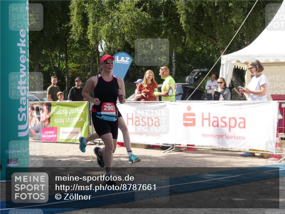 07.09.2025 - 19. Norderstedt Triathlon Zöllner http://msf.ph/oto/8787661 07.09.2025 13:28:27 Ziel 262, 290, 1264, 1295 meine-sportfotos.de