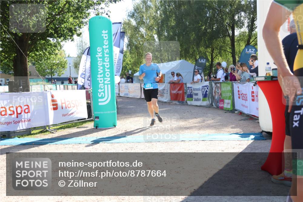 07.09.2025 - 19. Norderstedt Triathlon Zöllner http://msf.ph/oto/8787664 07.09.2025 15:58:45 Ziel 410, 427 meine-sportfotos.de