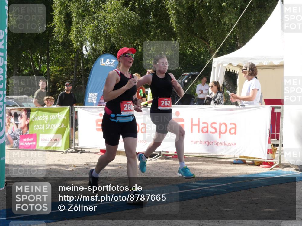07.09.2025 - 19. Norderstedt Triathlon Zöllner http://msf.ph/oto/8787665 07.09.2025 13:28:27 Ziel 262, 290, 1264, 1295 meine-sportfotos.de