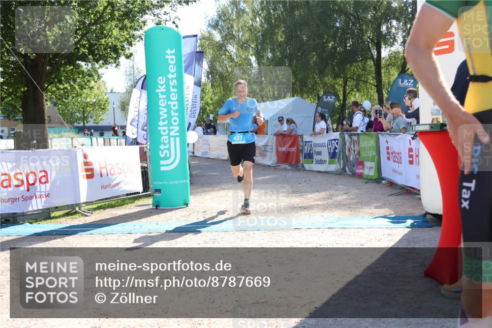 07.09.2025 - 19. Norderstedt Triathlon Zöllner http://msf.ph/oto/8787669 07.09.2025 15:58:45 Ziel 410, 427 meine-sportfotos.de