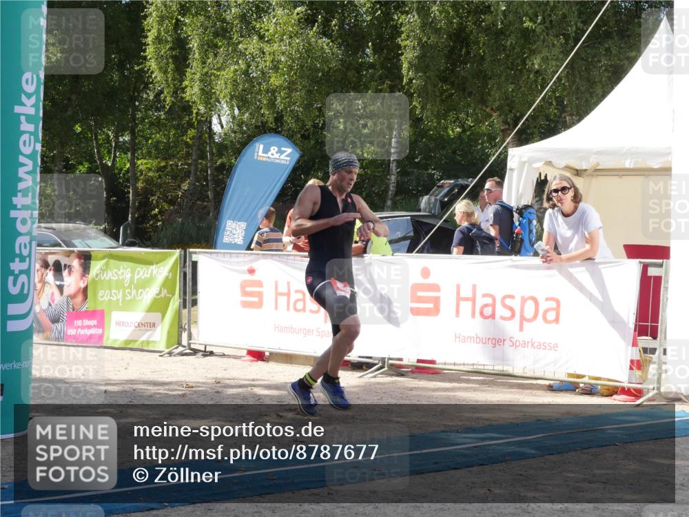 07.09.2025 - 19. Norderstedt Triathlon Zöllner http://msf.ph/oto/8787677 07.09.2025 13:28:43 Ziel 698 meine-sportfotos.de