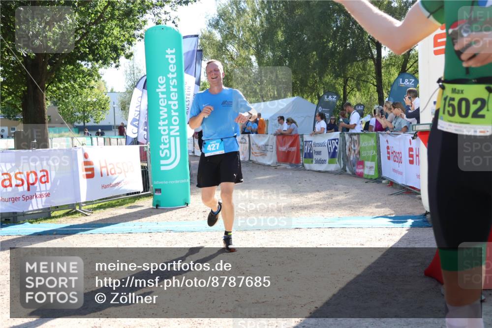 07.09.2025 - 19. Norderstedt Triathlon Zöllner http://msf.ph/oto/8787685 07.09.2025 15:58:46 Ziel 410, 427 meine-sportfotos.de