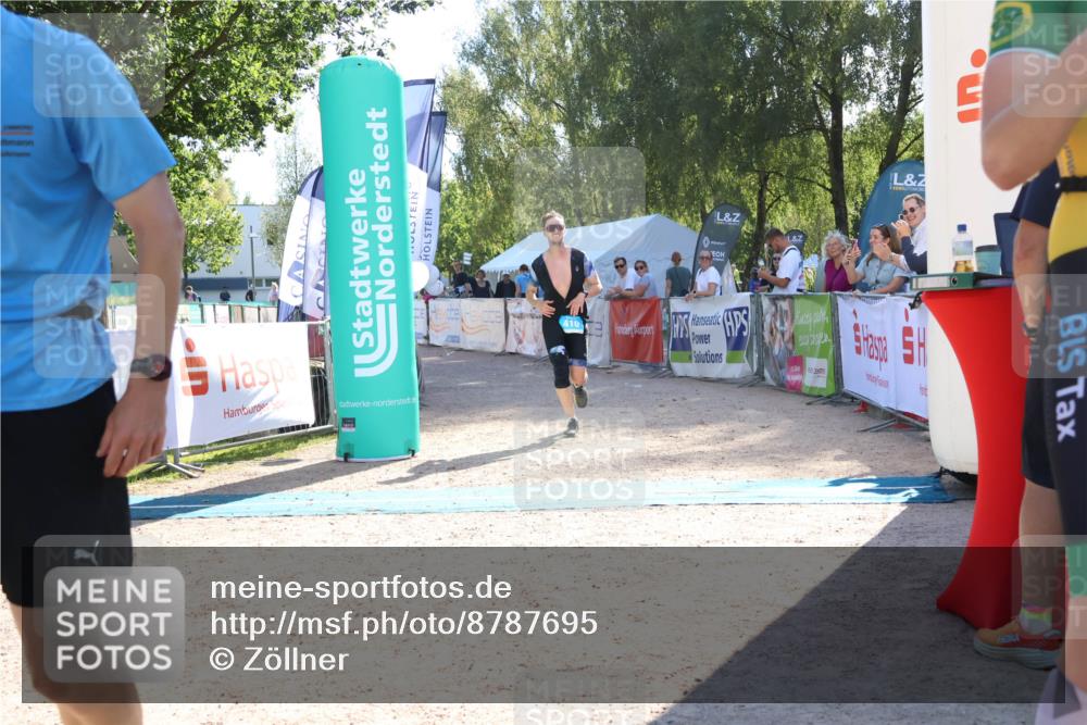 07.09.2025 - 19. Norderstedt Triathlon Zöllner http://msf.ph/oto/8787695 07.09.2025 15:58:48 Ziel 410, 427 meine-sportfotos.de