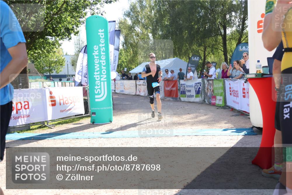 07.09.2025 - 19. Norderstedt Triathlon Zöllner http://msf.ph/oto/8787698 07.09.2025 15:58:48 Ziel 410, 427 meine-sportfotos.de