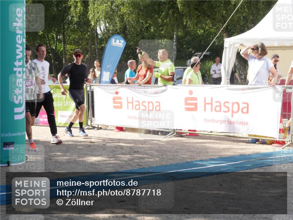 07.09.2025 - 19. Norderstedt Triathlon Zöllner http://msf.ph/oto/8787718 07.09.2025 13:29:43 Ziel 265, 266, 345 meine-sportfotos.de