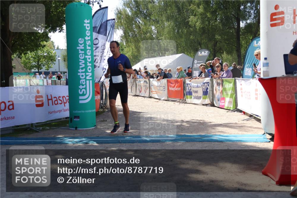 07.09.2025 - 19. Norderstedt Triathlon Zöllner http://msf.ph/oto/8787719 07.09.2025 13:36:44 Ziel 145, 222 meine-sportfotos.de