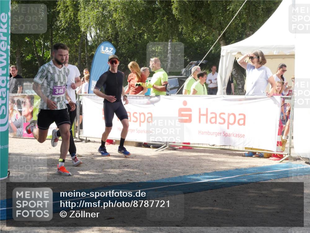 07.09.2025 - 19. Norderstedt Triathlon Zöllner http://msf.ph/oto/8787721 07.09.2025 13:29:43 Ziel 265, 266, 345 meine-sportfotos.de