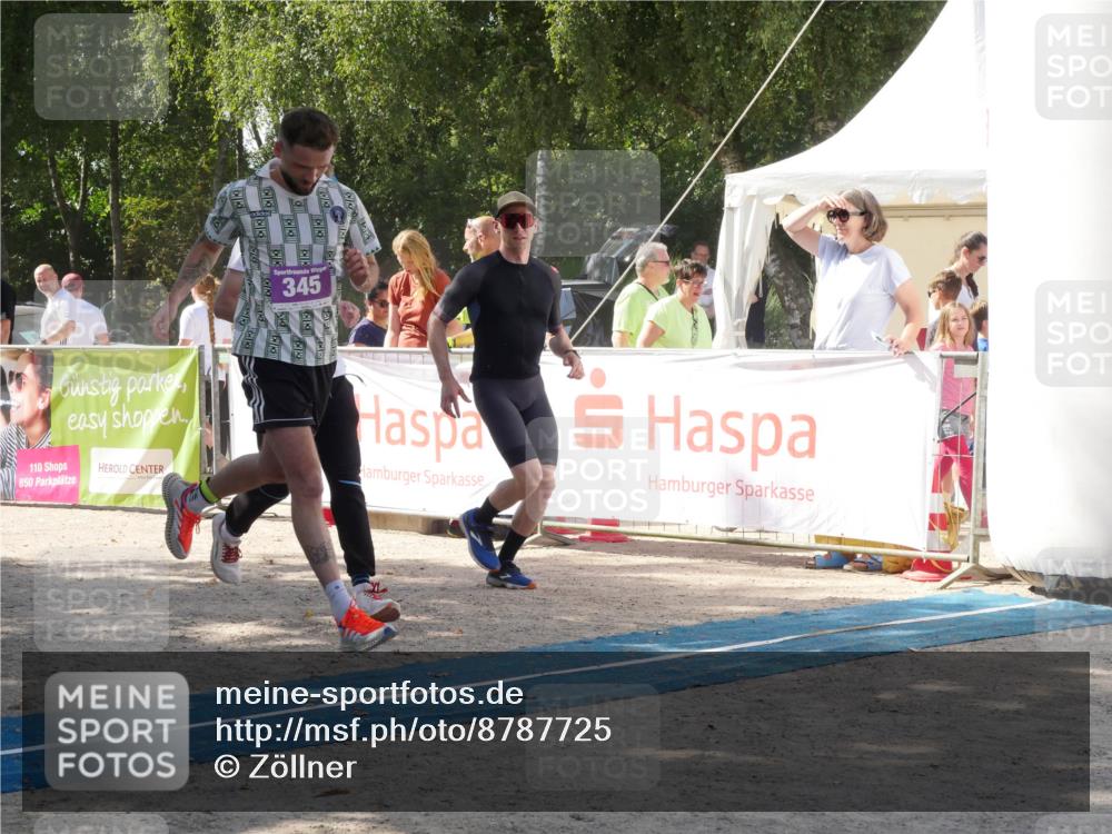 07.09.2025 - 19. Norderstedt Triathlon Zöllner http://msf.ph/oto/8787725 07.09.2025 13:29:43 Ziel 265, 266, 345 meine-sportfotos.de