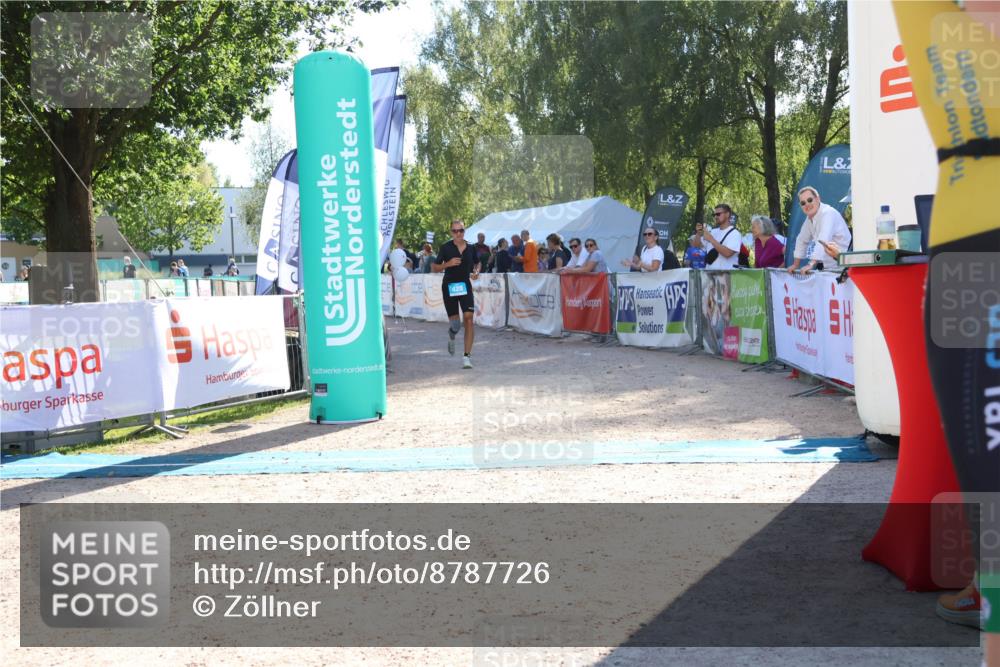 07.09.2025 - 19. Norderstedt Triathlon Zöllner http://msf.ph/oto/8787726 07.09.2025 15:59:07 Ziel 428 meine-sportfotos.de