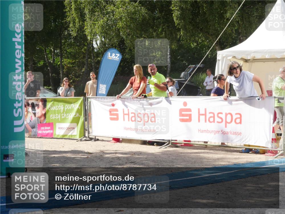 07.09.2025 - 19. Norderstedt Triathlon Zöllner http://msf.ph/oto/8787734 07.09.2025 13:29:47 Ziel 265, 266, 345 meine-sportfotos.de