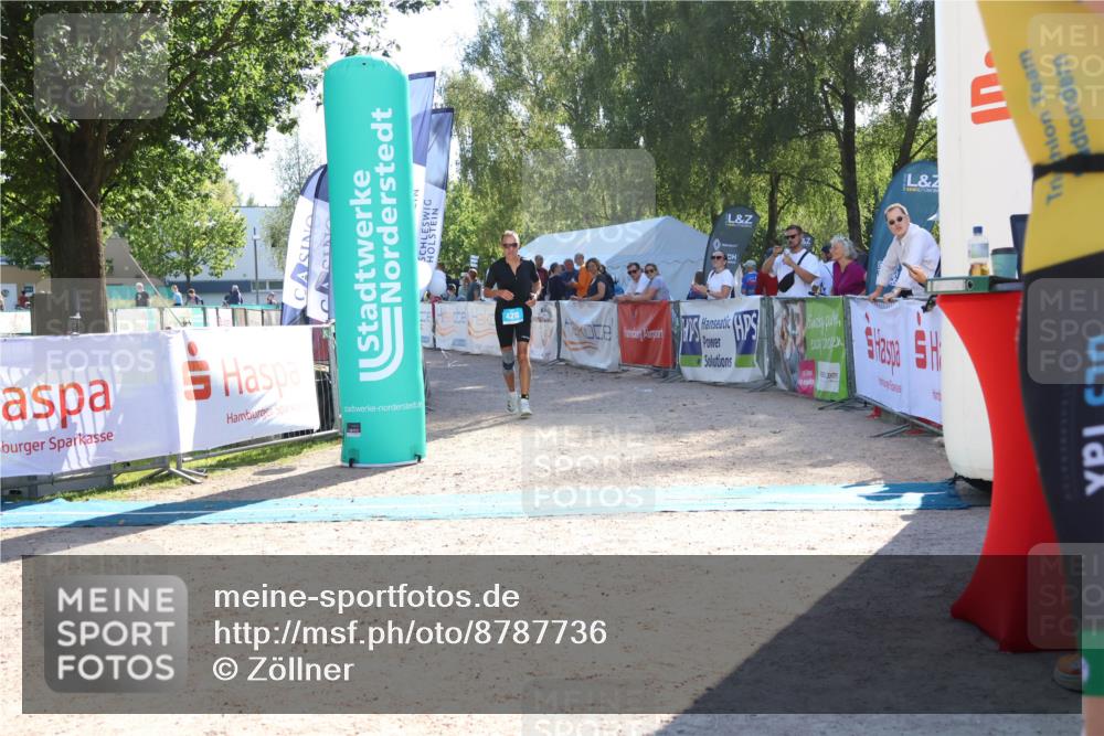 07.09.2025 - 19. Norderstedt Triathlon Zöllner http://msf.ph/oto/8787736 07.09.2025 15:59:07 Ziel 428 meine-sportfotos.de