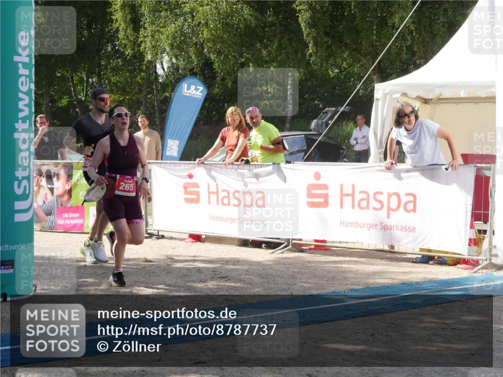 07.09.2025 - 19. Norderstedt Triathlon Zöllner http://msf.ph/oto/8787737 07.09.2025 13:29:48 Ziel 265, 266, 345 meine-sportfotos.de
