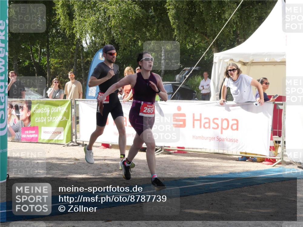 07.09.2025 - 19. Norderstedt Triathlon Zöllner http://msf.ph/oto/8787739 07.09.2025 13:29:48 Ziel 265, 266, 345 meine-sportfotos.de