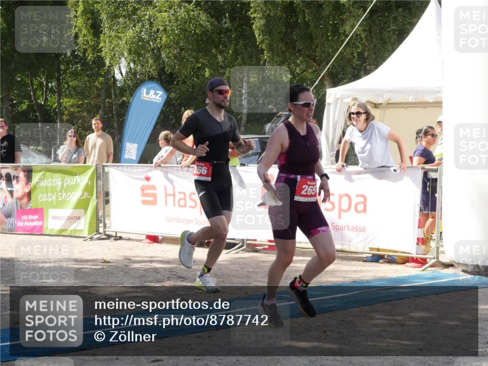 07.09.2025 - 19. Norderstedt Triathlon Zöllner http://msf.ph/oto/8787742 07.09.2025 13:29:48 Ziel 265, 266, 345 meine-sportfotos.de