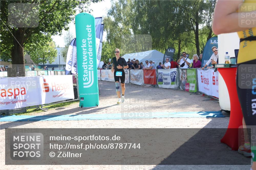 07.09.2025 - 19. Norderstedt Triathlon Zöllner http://msf.ph/oto/8787744 07.09.2025 15:59:09 Ziel 428 meine-sportfotos.de