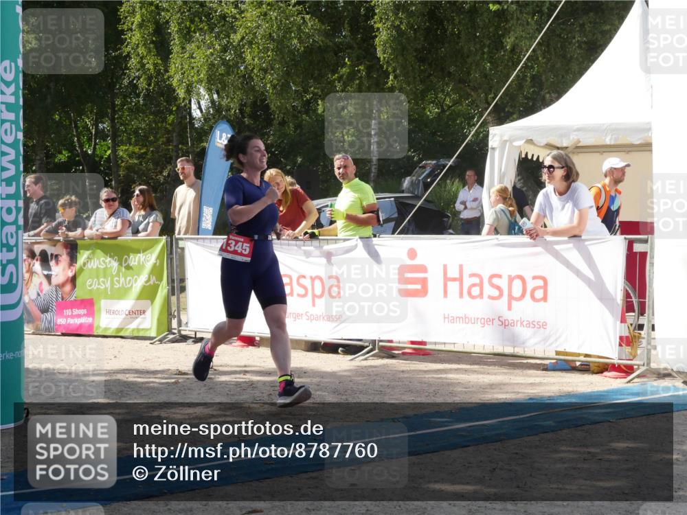 07.09.2025 - 19. Norderstedt Triathlon Zöllner http://msf.ph/oto/8787760 07.09.2025 13:30:04 Ziel 159, 1345, 1391 meine-sportfotos.de