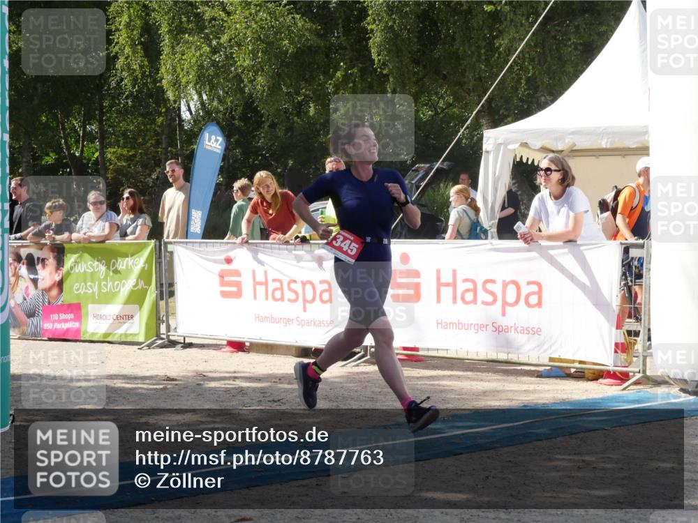 07.09.2025 - 19. Norderstedt Triathlon Zöllner http://msf.ph/oto/8787763 07.09.2025 13:30:04 Ziel 159, 1345, 1391 meine-sportfotos.de