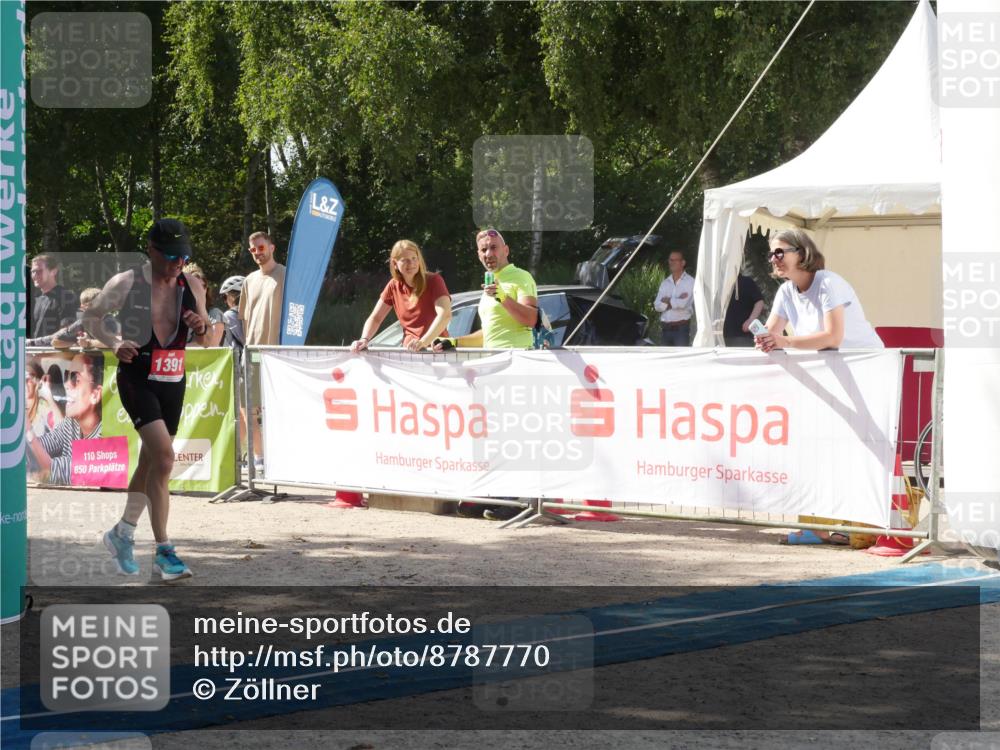 07.09.2025 - 19. Norderstedt Triathlon Zöllner http://msf.ph/oto/8787770 07.09.2025 13:30:05 Ziel 159, 1345, 1391 meine-sportfotos.de