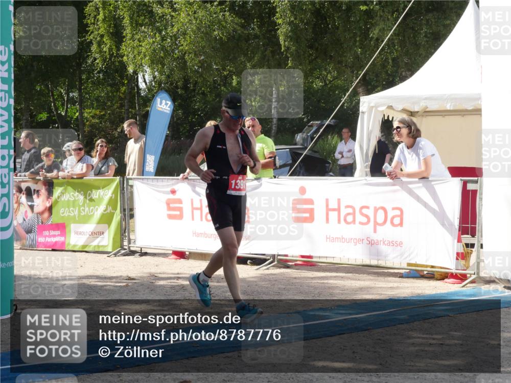 07.09.2025 - 19. Norderstedt Triathlon Zöllner http://msf.ph/oto/8787776 07.09.2025 13:30:06 Ziel 159, 1345, 1391 meine-sportfotos.de