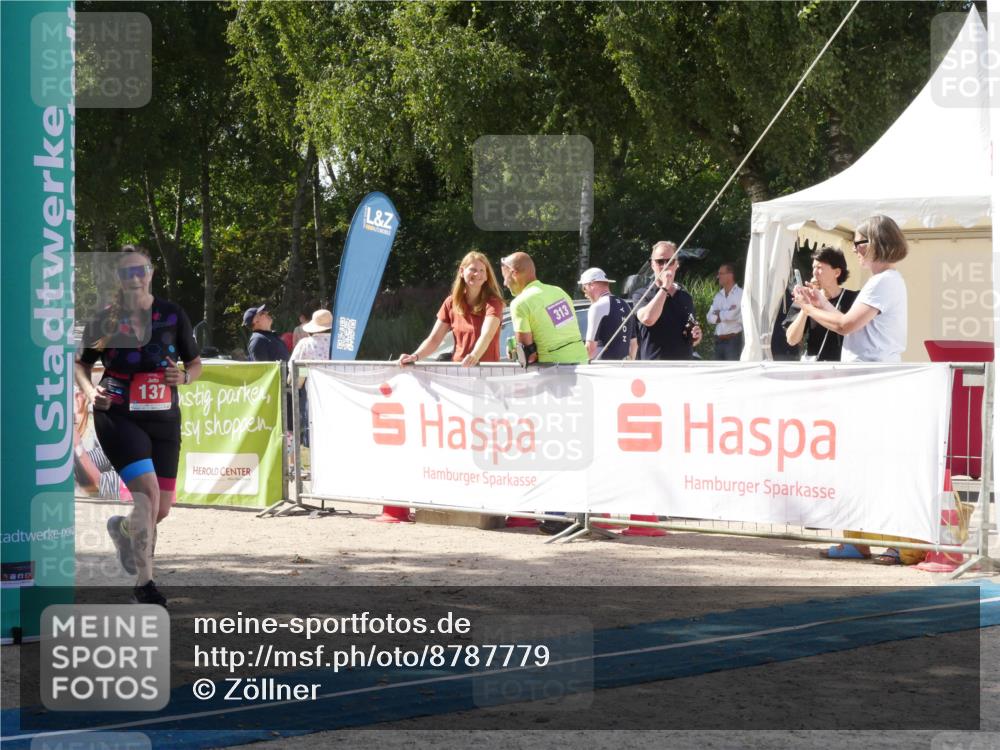 07.09.2025 - 19. Norderstedt Triathlon Zöllner http://msf.ph/oto/8787779 07.09.2025 13:30:50 Ziel 137 meine-sportfotos.de