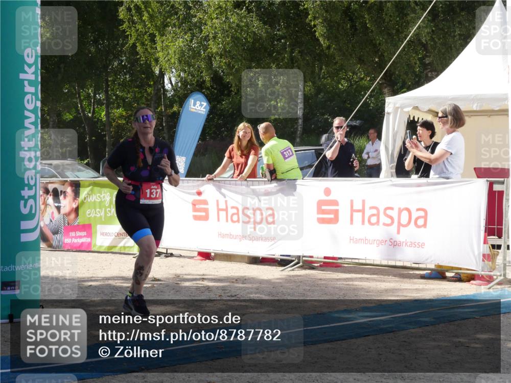 07.09.2025 - 19. Norderstedt Triathlon Zöllner http://msf.ph/oto/8787782 07.09.2025 13:30:51 Ziel 137 meine-sportfotos.de