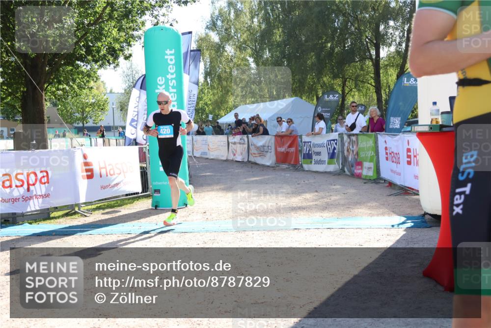 07.09.2025 - 19. Norderstedt Triathlon Zöllner http://msf.ph/oto/8787829 07.09.2025 15:59:45 Ziel 420 meine-sportfotos.de
