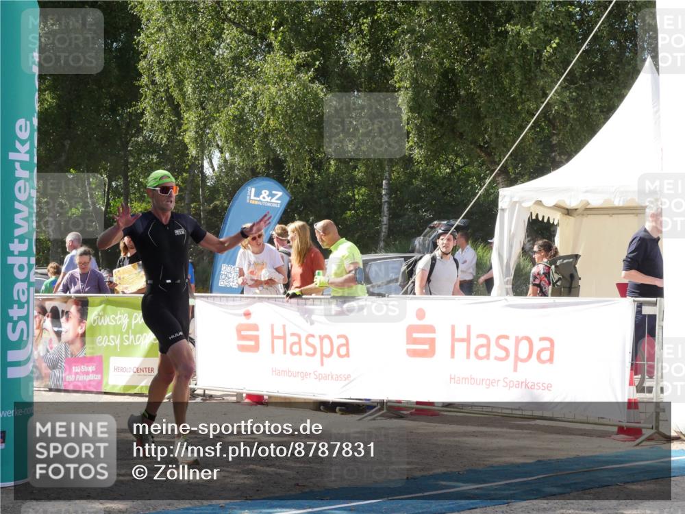 07.09.2025 - 19. Norderstedt Triathlon Zöllner http://msf.ph/oto/8787831 07.09.2025 13:31:57 Ziel 209 meine-sportfotos.de