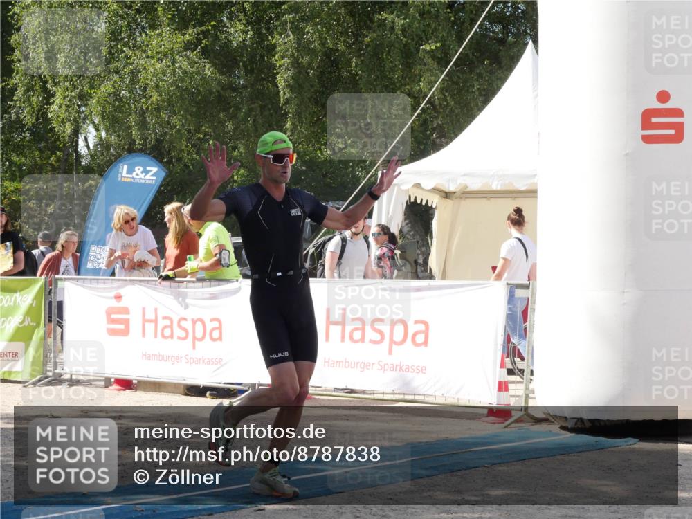 07.09.2025 - 19. Norderstedt Triathlon Zöllner http://msf.ph/oto/8787838 07.09.2025 13:31:58 Ziel 209 meine-sportfotos.de