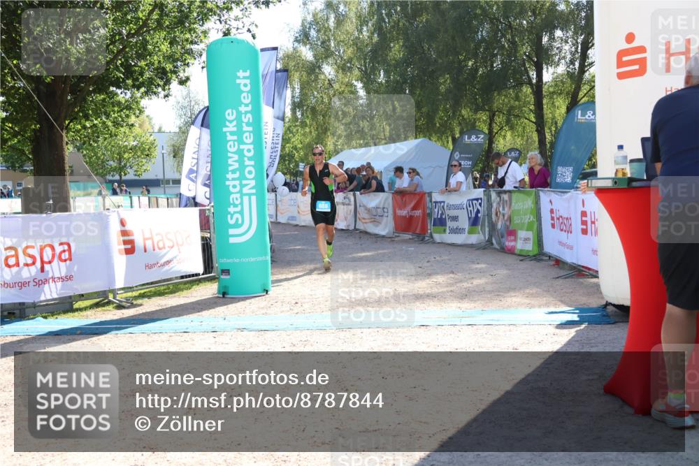 07.09.2025 - 19. Norderstedt Triathlon Zöllner http://msf.ph/oto/8787844 07.09.2025 15:59:53 Ziel 888 meine-sportfotos.de