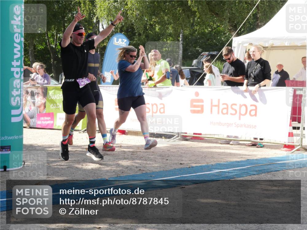 07.09.2025 - 19. Norderstedt Triathlon Zöllner http://msf.ph/oto/8787845 07.09.2025 13:32:49 Ziel 318 meine-sportfotos.de