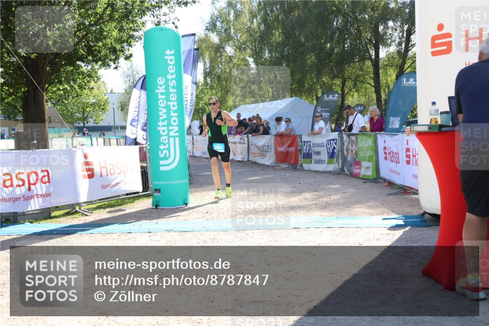 07.09.2025 - 19. Norderstedt Triathlon Zöllner http://msf.ph/oto/8787847 07.09.2025 15:59:54 Ziel 888 meine-sportfotos.de