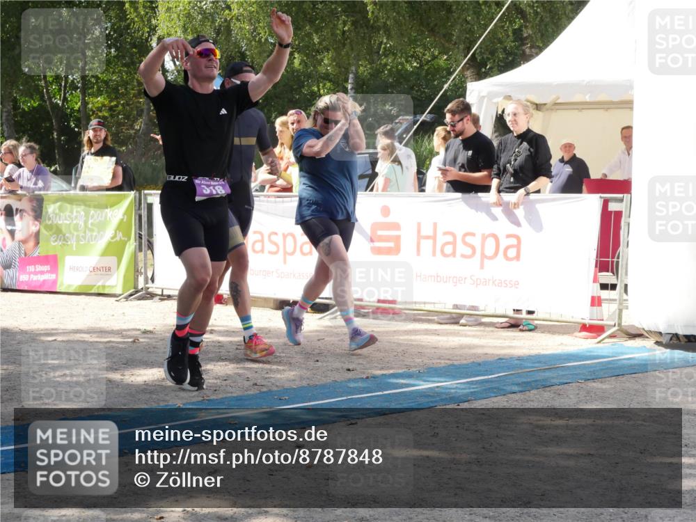 07.09.2025 - 19. Norderstedt Triathlon Zöllner http://msf.ph/oto/8787848 07.09.2025 13:32:50 Ziel 318 meine-sportfotos.de