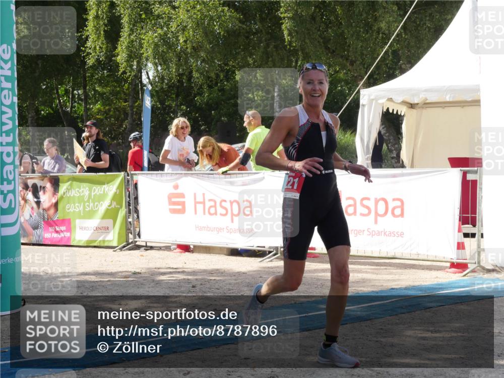 07.09.2025 - 19. Norderstedt Triathlon Zöllner http://msf.ph/oto/8787896 07.09.2025 13:33:43 Ziel 307, 1221 meine-sportfotos.de