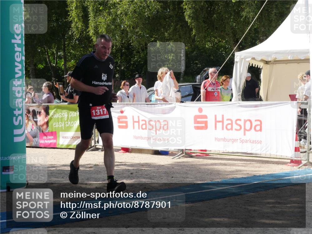 07.09.2025 - 19. Norderstedt Triathlon Zöllner http://msf.ph/oto/8787901 07.09.2025 13:34:01 Ziel 1317 meine-sportfotos.de