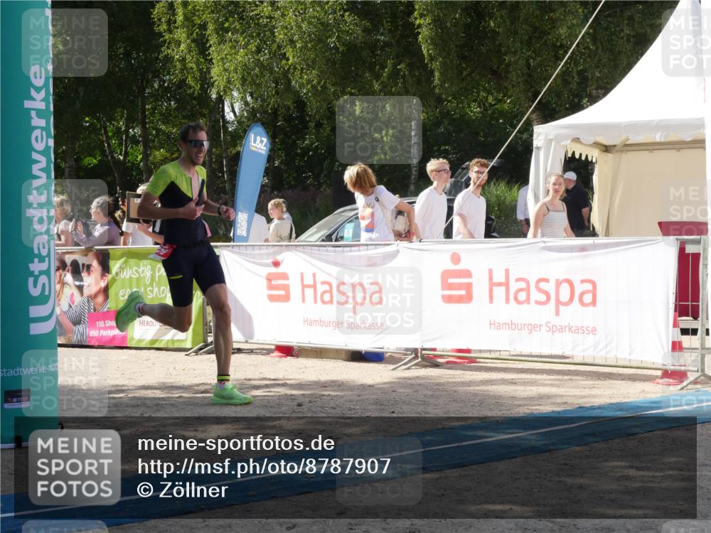 07.09.2025 - 19. Norderstedt Triathlon Zöllner http://msf.ph/oto/8787907 07.09.2025 13:34:08 Ziel 275, 707 meine-sportfotos.de