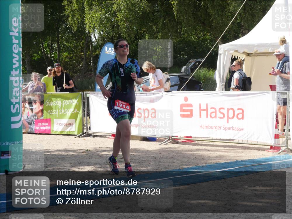 07.09.2025 - 19. Norderstedt Triathlon Zöllner http://msf.ph/oto/8787929 07.09.2025 13:34:15 Ziel 707, 1214 meine-sportfotos.de