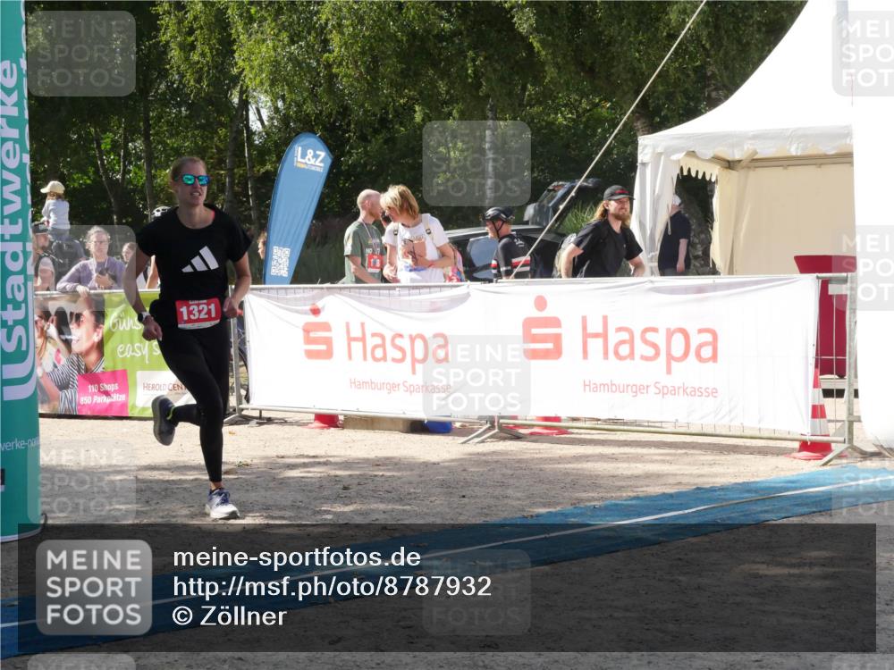 07.09.2025 - 19. Norderstedt Triathlon Zöllner http://msf.ph/oto/8787932 07.09.2025 13:34:27 Ziel 1321 meine-sportfotos.de