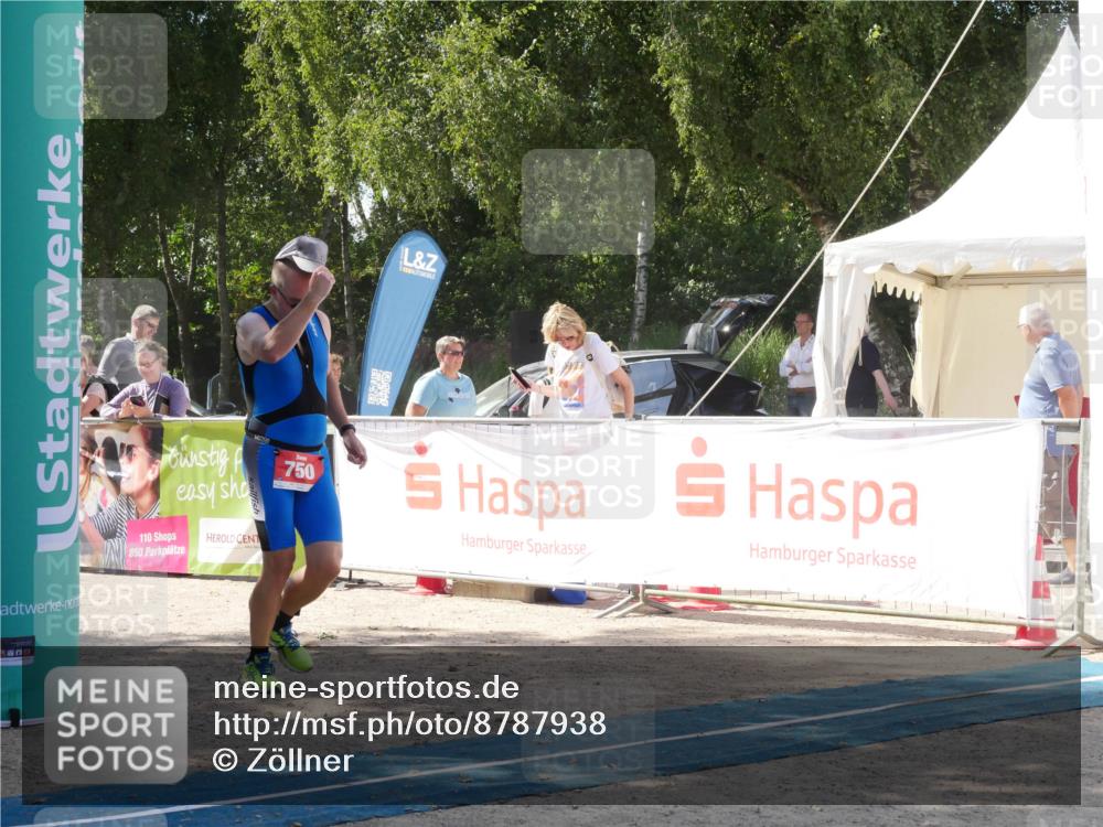 07.09.2025 - 19. Norderstedt Triathlon Zöllner http://msf.ph/oto/8787938 07.09.2025 13:34:40 Ziel 750 meine-sportfotos.de