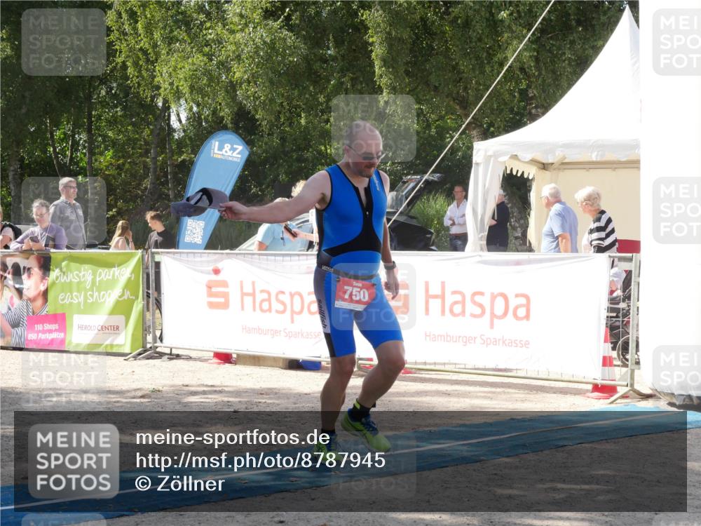 07.09.2025 - 19. Norderstedt Triathlon Zöllner http://msf.ph/oto/8787945 07.09.2025 13:34:41 Ziel 750 meine-sportfotos.de