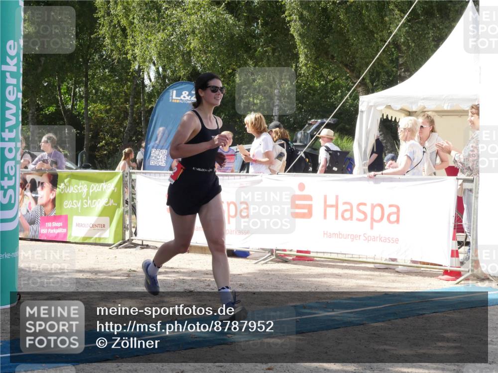 07.09.2025 - 19. Norderstedt Triathlon Zöllner http://msf.ph/oto/8787952 07.09.2025 13:35:17 Ziel 175, 272, 1374 meine-sportfotos.de